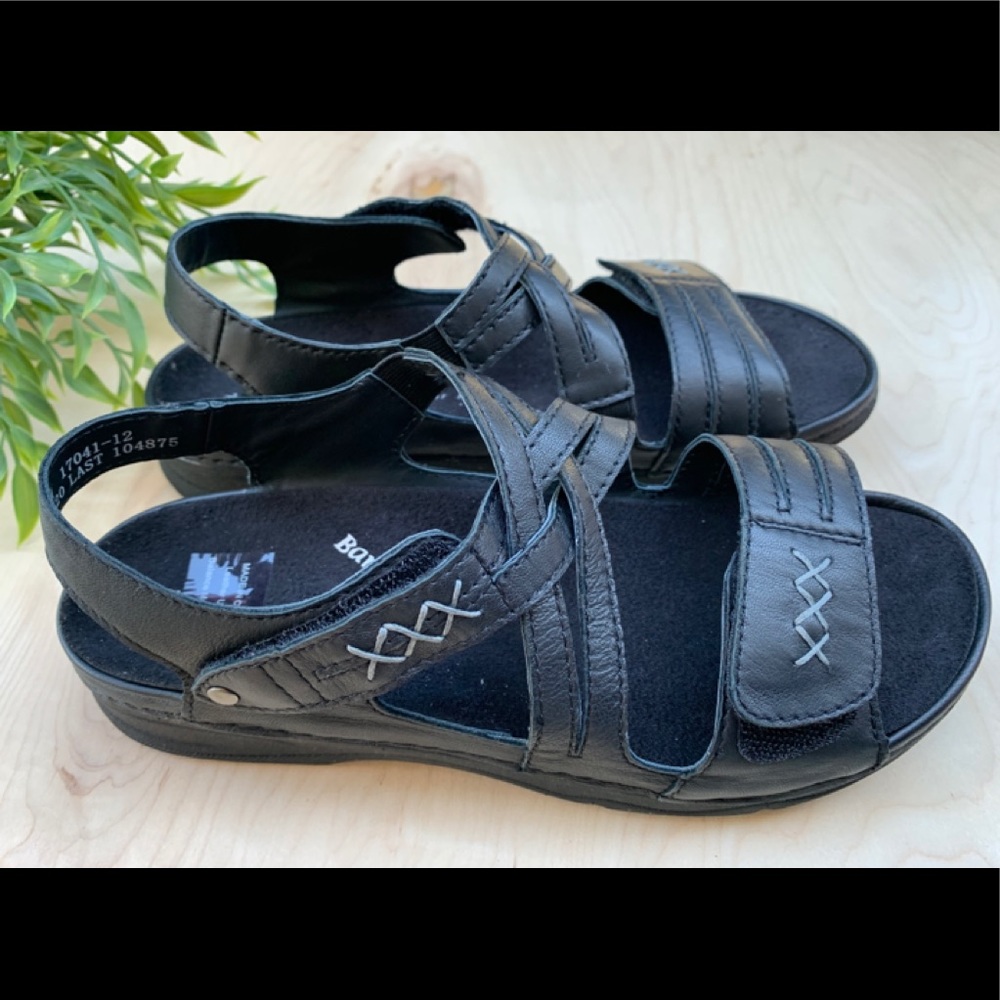 Barefoot freedom woman black sandal New